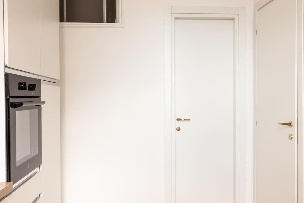 Serendipity Vatican Door House ローマ エクステリア 写真